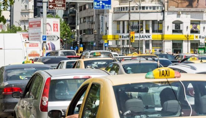 Fotografiile din trafic pot aduce amenzi usturătoare pentru cei care le postează pe rețelele sociale - trafic-1636620604.jpg