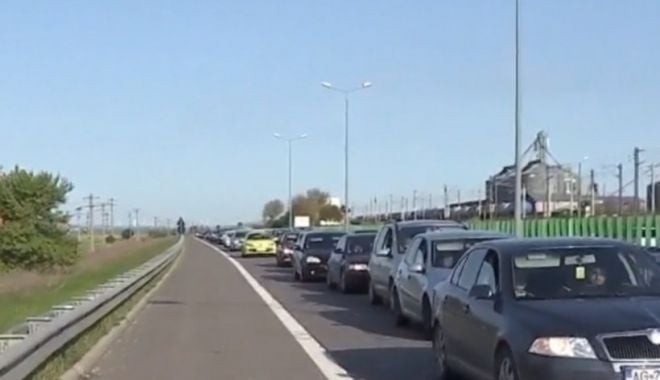 Trafic intens pe Autostrada Soarelui. Autoritățile recomandă folosirea rutelor alternative