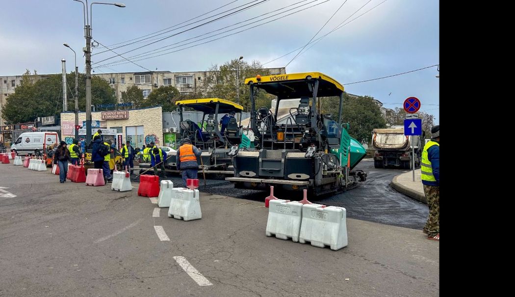Lucrări de asfaltare pe strada Suceava. Traficul este restricționat total! - trafic-1731403875.jpg