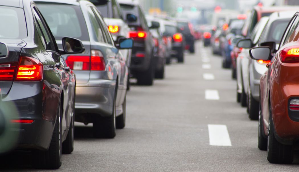 Un an din viață pierdut pe drum. Românii, blocați în trafic din cauza infrastructurii slabe - trafic-1763367304.jpg