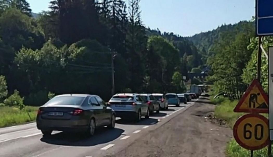 Restricții de circulație pe DN1, pentru 2 săptămâni din cauza unor lucrări. Care sunt rutele ocolitore - trafic-blocat-1750060475.jpg