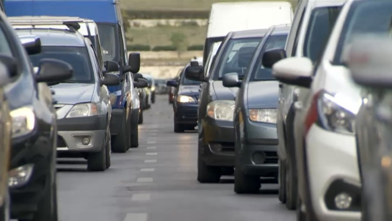 Două autoturisme implicate într-un accident. Circulație îngreunată - trafic-bucuresti-1772003548.webp
