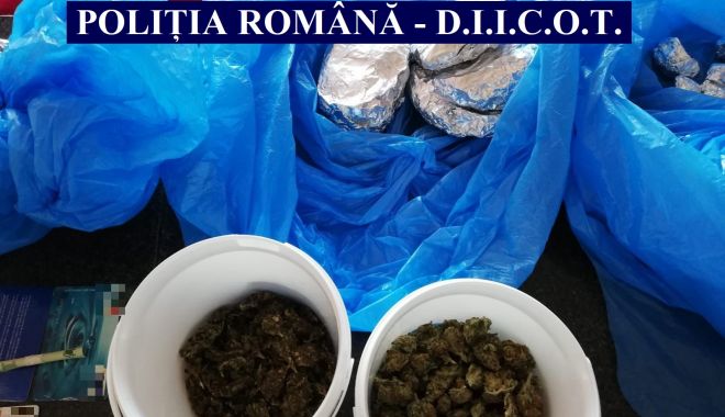 Traficant de droguri din Mangalia, prins cu sute de grame de substanțe interzise în mașină - traficantdedroguri1-1562100459.jpg