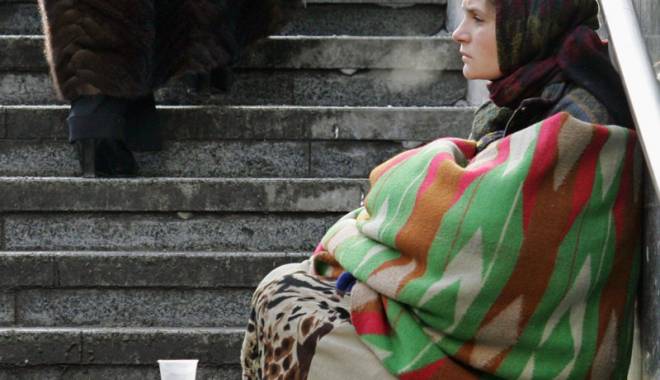 DRAMĂ PENTRU TREI COPII. Aduși de mamă, la Constanța, pentru a cerși împreună ce aceasta - traficanticersetori1422198580-1517558632.jpg