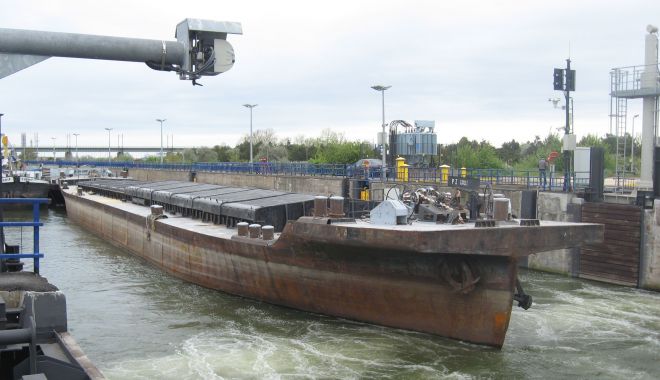 Traficul de mărfuri pe canalele navigabile se îndreaptă spre un nou record - traficcanal-1568317344.jpg