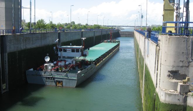 10.770 de unități navale au tranzitat canalele navigabile românești - traficcanale1-1591536776.jpg