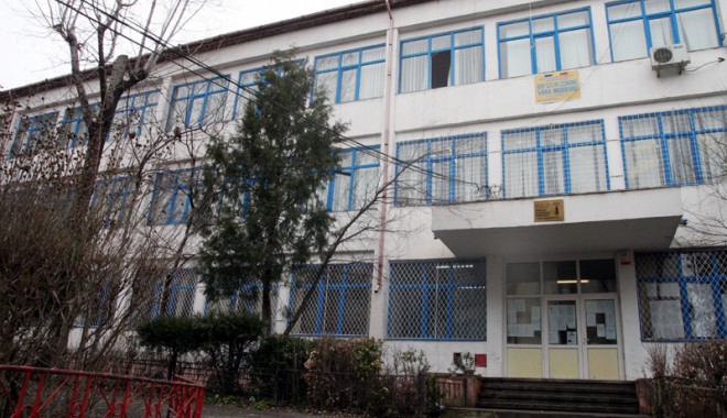 Droguri pentru liceenii din Constanța - traficdrogurimadgearuprins1-1383325980.jpg