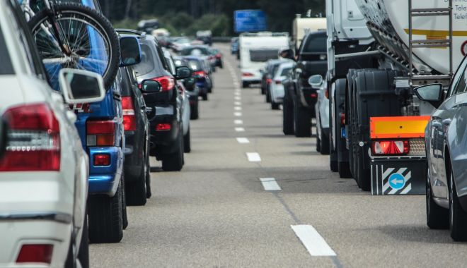 Trafic intens la granițe. Aproape 170.000 de persoane au tranzitat frontiera în 24 de ore - traficjpg-1639908792.jpg