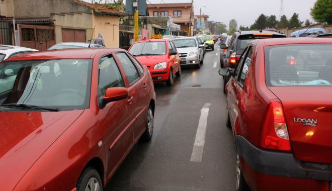 Atenție, trafic blocat, pe o stradă din Constanța. Se lucrează la rețeaua de apă - traficmasiniaglomeratie313985899-1523615116.jpg