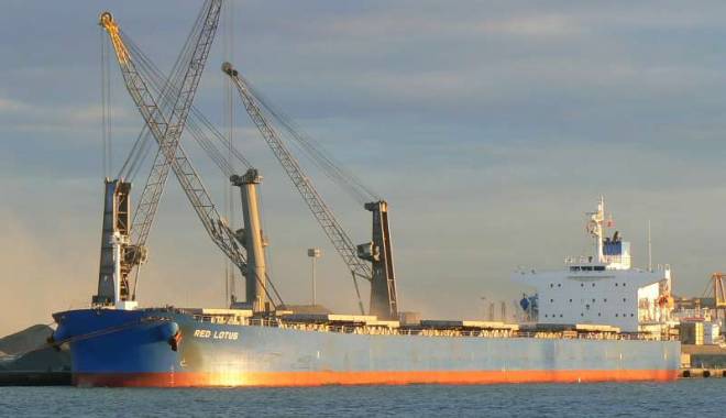 16 de nave se află la operare în porturile maritime românești - traficportuar-1433145236.jpg