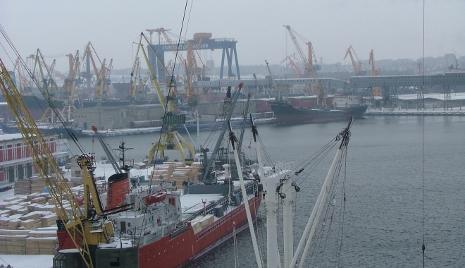 35 de nave sub operare, în porturile maritime - traficportuar-1483967264.jpg
