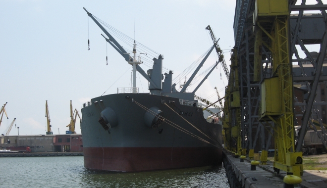 45 de nave sub operare, în porturile maritime - traficportuar-1505033128.jpg