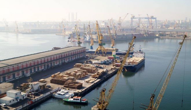 40 de nave se află în operare, în porturile maritime - traficportuar13012022-1642100856.jpg