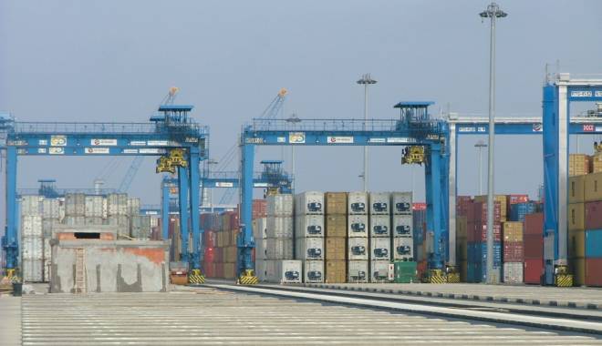 Ce se întâmplă cu traficul de containere la Marea Neagră - traficul-1448974210.jpg