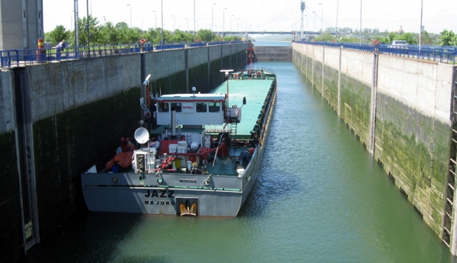 Traficul de mărfuri pe canalele navigabile e cu 21% sub nivelul anului trecut - traficulpecanalele-1492692228.jpg