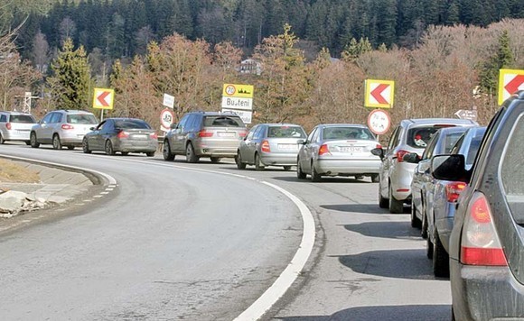 Cozi kilometrice, în a doua zi de minivacanță. Anunț de la Centrul Infotrafic - traficvaleaprahovei-1556364077.jpg