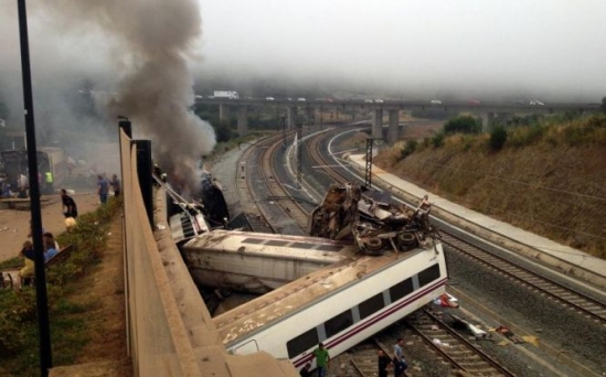 Unul dintre conductorii trenului deraiat în Spania, audiat - tragedie-1374768023.jpg