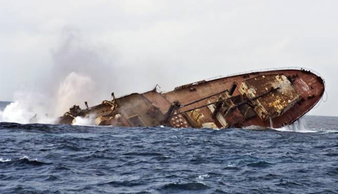 Tragedie pe mare! 11 marinari sunt dați dispăruți - tragedie-1448721352.jpg