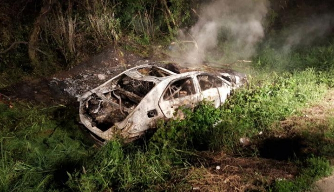 TRAGEDIE RUTIERĂ, LA PESTE 200 KM/ORĂ. ȘOFER ARS DE VIU, DUPĂ CE S-A RĂSTURNAT CU MAȘINA - tragedie-1463654350.jpg