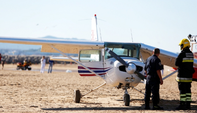 Incident înfiorător. Un bărbat și o fetiță, zdrobiți de un avion care a aterizat forțat - tragedieaviatica2morti-1501762829.jpg