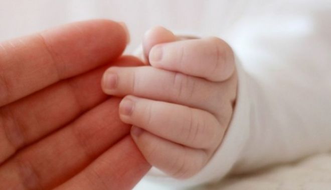 O femeie a născut pe stradă! Un taximetrist nu ar fi vrut să o ducă la spital - tragedieintrofamiliedinmaramures-1528101660.jpg