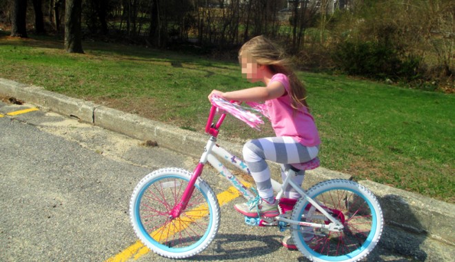 Tragedie la Peștera. O fetiță a murit după ce a căzut de pe bicicletă - tragedielapestera14iulie-1405360654.jpg