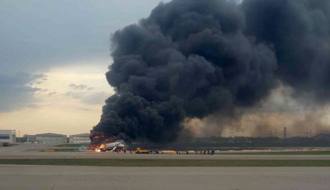 Tragedie pe cel mai mare aeroport din Rusia. Cel puțin 41 de oameni au murit - tragediepecelmaimare-1557146841.jpg