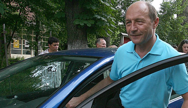 Președintele Băsescu a fost implicat într-un accident - traian-1365858676.jpg