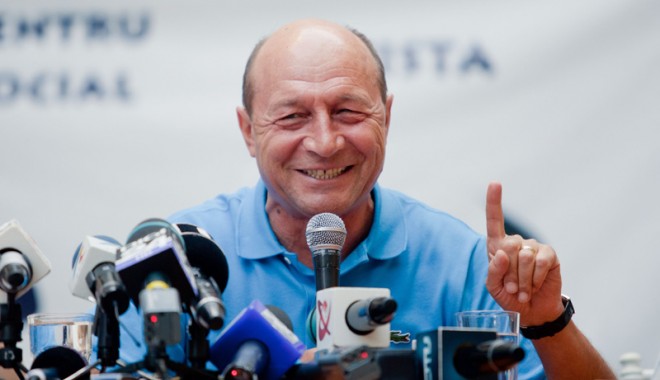 Băsescu revine la Palatul Cotroceni - traianbasescularealitateanet-1345579482.jpg