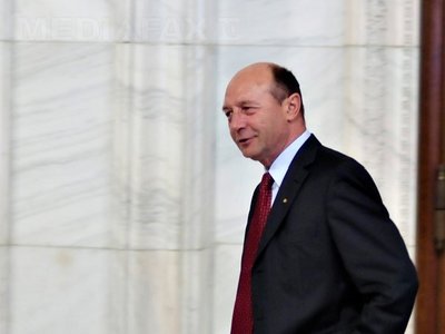 Traian Băsescu, optimist la ieșirea de la Consiliu, după prima zi de negocieri - traianbasescusemiprofilbogdanmar-1353654969.jpg