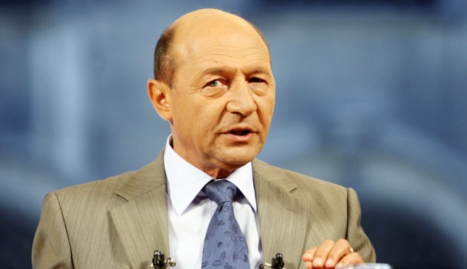 Traian Băsescu, sfătuit să-și continue activitatea la NATO - traianbasescusfatuit-1408886821.jpg