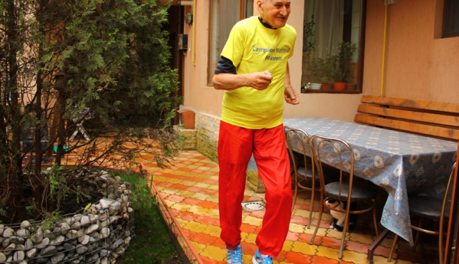 Profesorul Traian Petcu, 80 de ani dedicați atletismului - traianpetcu-1469119509.jpg