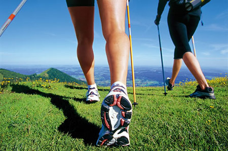 Mersul pe jos ne face mai fericiți - trainingforthecaminodesantiago-1344334923.jpg