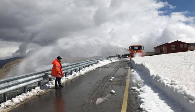 Vești bune! Transalpina se redeschide traficului auto - trans3-1507667592.jpg