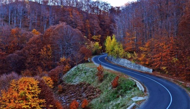 Transalpina se află în topul peisajelor de toamnă recomandate de Wall Street Journal