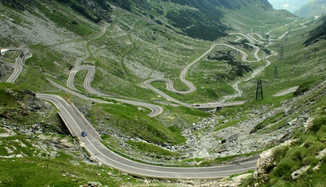 TRANSFĂGĂRĂȘANUL ar putea fi închis din nou, după ce o stâncă de 1.000 de tone s-a prăbușit - transfagarasan-1498045179.jpg