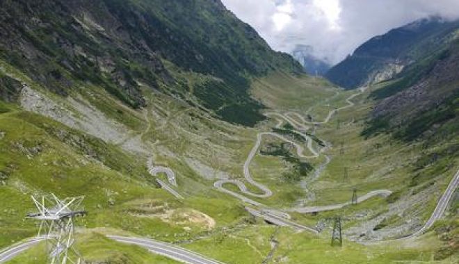 Turiști găsiți aproape înghețați, pe Transfăgărașan - transfagarasan-1556998954.jpg