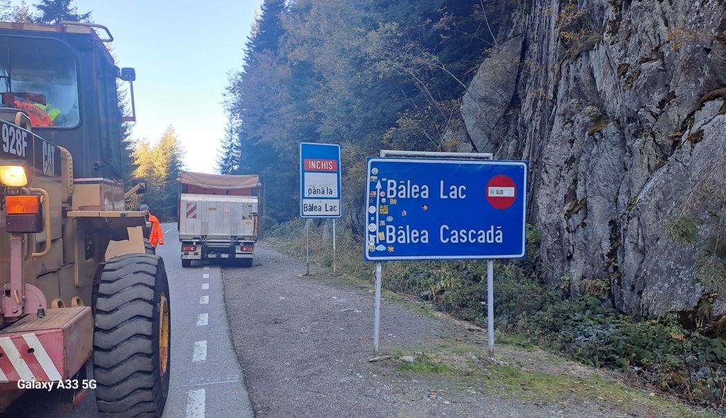 Transfăgărășanul și Transalpina, închise circulației din cauza vremii nefavorabile