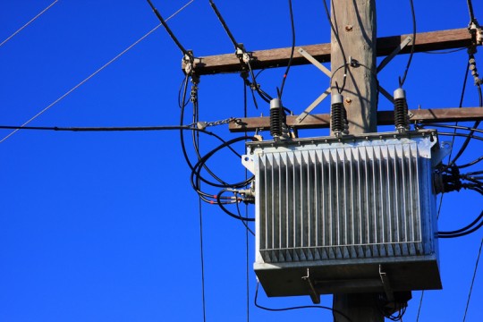 Tarifele la energia electrică cresc cu 5% de la 1 iulie - transformator-1341130670.jpg