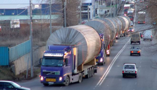 ATENȚIE ȘOFERI! TRAFIC ÎNGREUNAT. Iată motivul și zonele de evitat! - transportagabaritic-1434527300.jpg