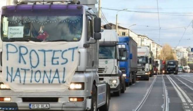 Transportatorii protestează în fața Guvernului - transportatorii-1450337894.jpg