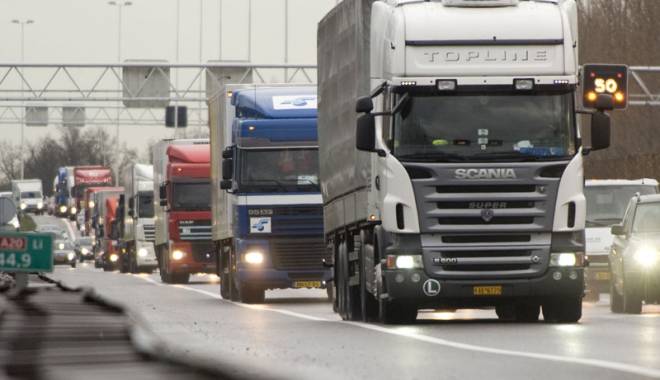Transportatorii către Guvern: Nu ne permitem acum salariul minim din Germania - transportatoriicatreguvern-1422641385.jpg