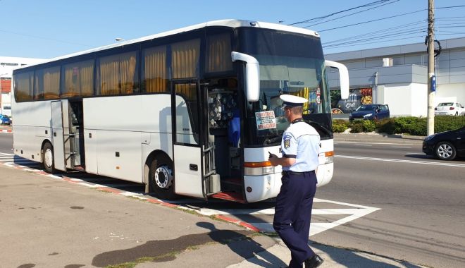 Controale drastice pe transportul în comun. Poliția a dat sute de sancțiuni! - transportrutiera-1597159541.jpg