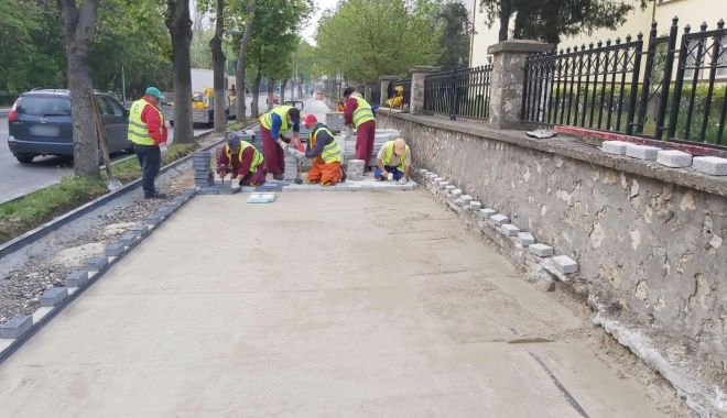 Trasee pietonale recondiționate, străzi asfaltate și noi locuri de parcare pentru constănțeni - traseepietonale-1588613217.jpg