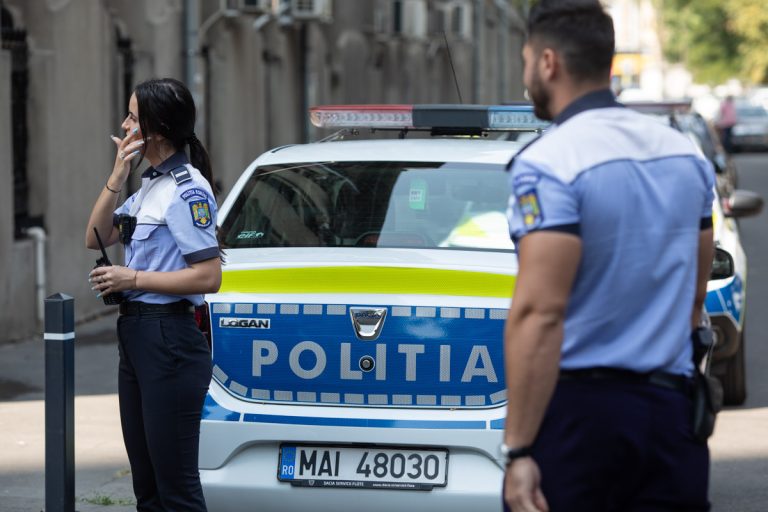 Noi incidente la vot, în Mangalia. Alegători duși cu mașinile la votare - traseism-electoral-1717946791.jpg