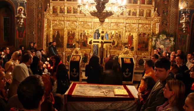 Vinerea Mare: De ce sunt slujbele atât de importante - trecerepesubmasa1397742064-1428685497.jpg