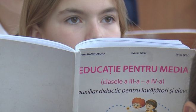 Trei licee din Constanţa, şcoli pilot pentru educaţie media - treilicee-1612715835.jpg