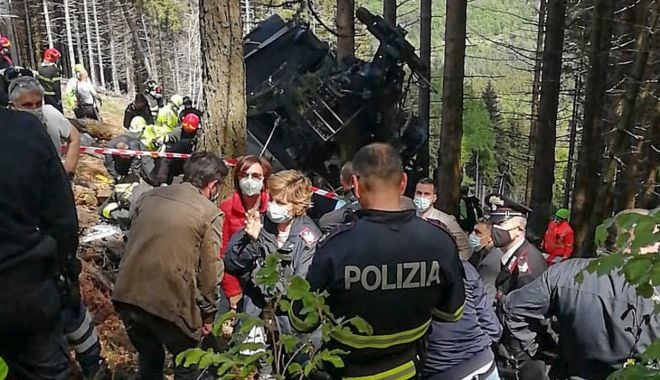 Trei persoane au fost arestate după prăbuşirea telecabinei din Italia - treipersoane-1622041641.jpg