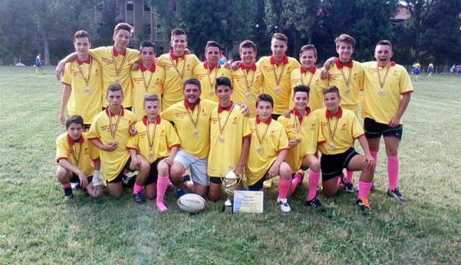 Trei cluburi de rugby dobrogene, premiate de FRR - treirugby-1450468742.jpg
