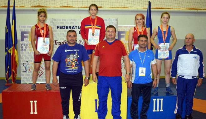 Trei titluri de campioni pentru luptătorii constănțeni, la Naționale - treititluri-1497286496.jpg